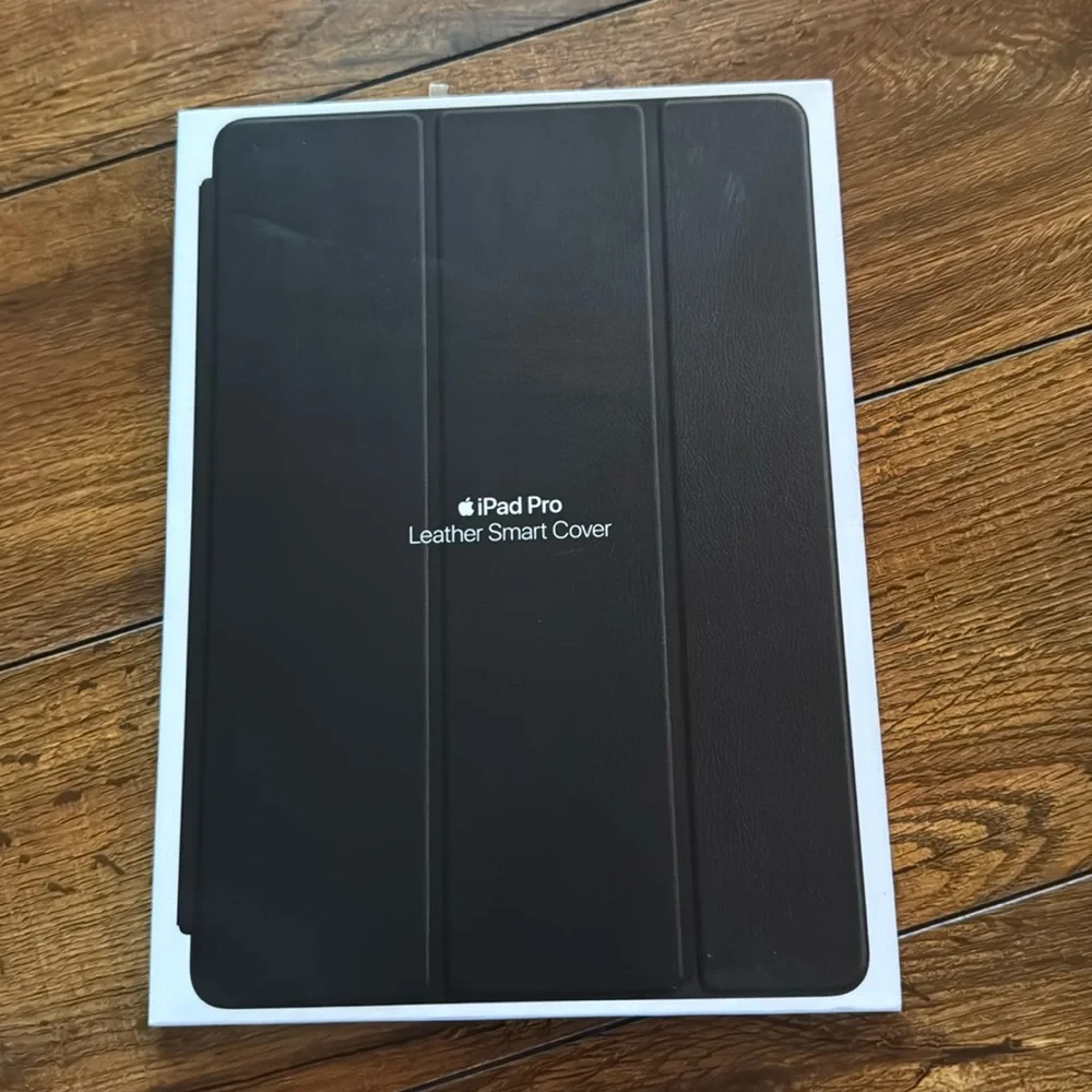 Apple Leather Smart Cover Black